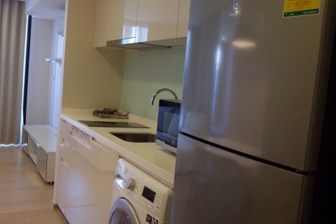 Condominio de 1 dormitorio en Phra Khanong, Bangkok, Tailandia № 143887 - foto 5