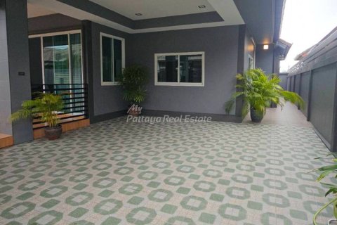 Casa de 3 dormitorios en Bang Lamung, Tailandia № 152487 - foto 4