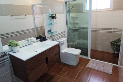 Casa de 3 dormitorios en Bang Lamung, Tailandia № 152487 - foto 16