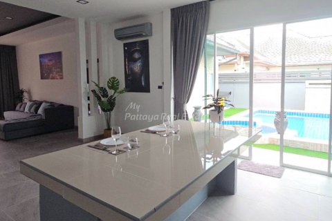 Casa de 3 dormitorios en Bang Lamung, Tailandia № 152487 - foto 10