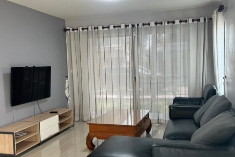 Casa de 3 dormitorios en Pattaya, Tailandia № 152483 - foto 3