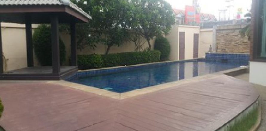Casa de 4 dormitorios en Pattaya, Tailandia № 202903