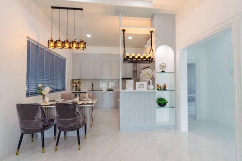Chalet de 3 dormitorios en Hua Hin, Tailandia № 149564 - foto 8