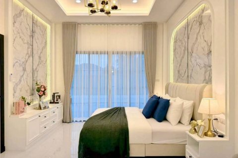 Chalet de 3 dormitorios en Sattahip, Tailandia № 149563 - foto 8