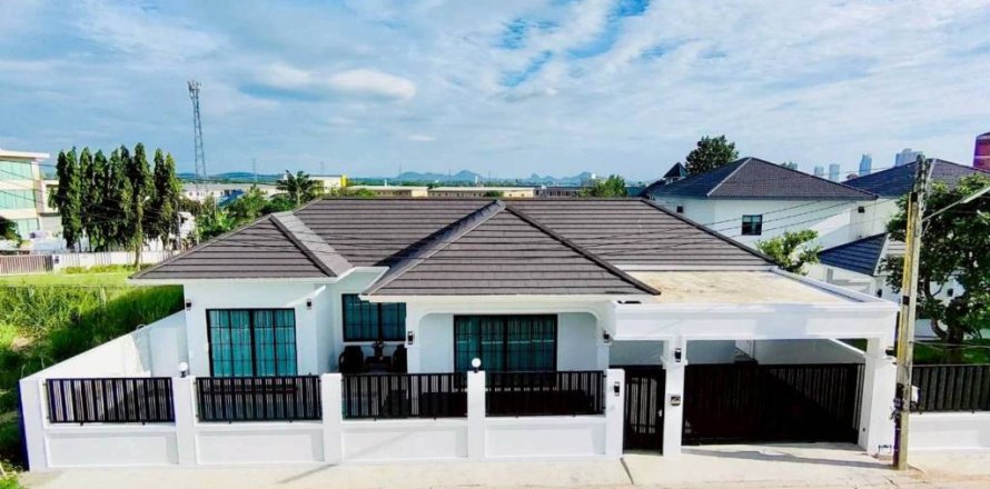 Chalet de 3 dormitorios en Sattahip, Tailandia № 149563