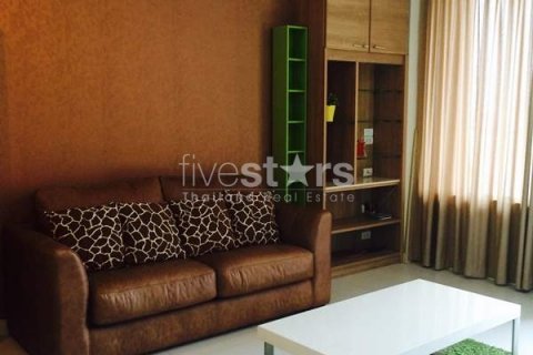 Eigentumswohnung in Bangkok, Thailand, 1 Schlafzimmer № 67141 - Foto 1