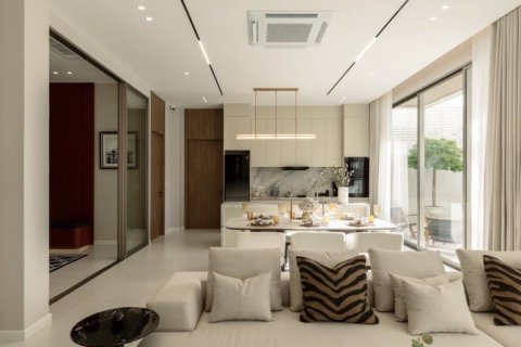 Casa de 4 dormitorios en Pattaya, Tailandia № 135216 - foto 7