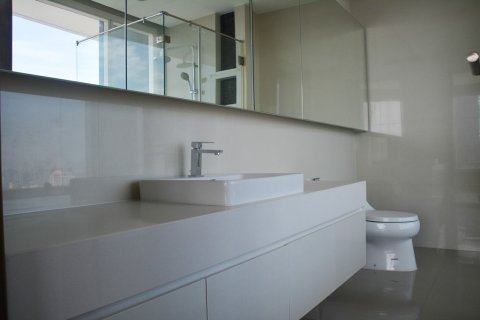 Condominio de 3 dormitorios en Bangkok, Tailandia № 66045 - foto 16