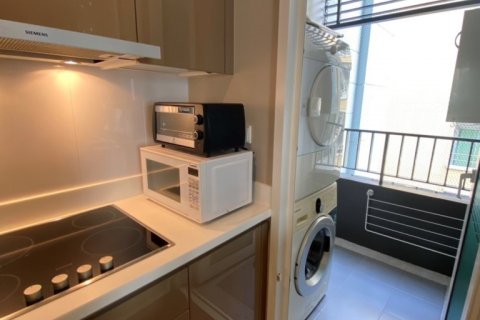 Condominio de 2 dormitorios en Bangkok, Tailandia № 66040 - foto 13