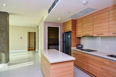 Condo in Bangkok, Thailand, 3 bedrooms  № 66042 - photo 4