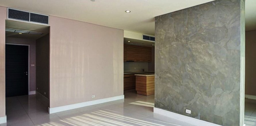 Condo in Bangkok, Thailand, 3 bedrooms  № 66042