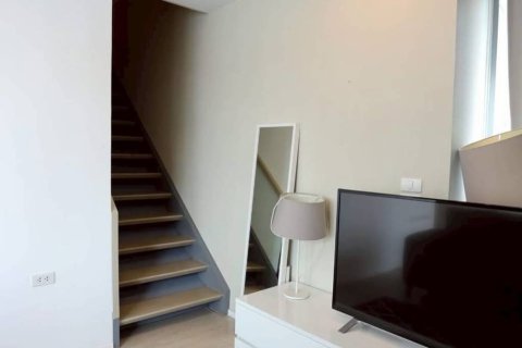 Dúplex de 2 dormitorios en Bangkok, Tailandia № 146902 - foto 3