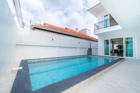 Haus in Pattaya, Thailand 4 Schlafzimmer № 154578 - Foto 2