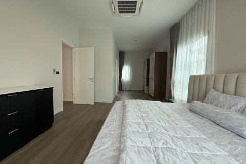 Casa de 4 dormitorios en Bangkok, Tailandia № 180611 - foto 21