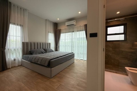 Casa de 4 dormitorios en Bangkok, Tailandia № 180611 - foto 19