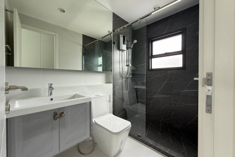 Casa de 4 dormitorios en Bangkok, Tailandia № 180611 - foto 18