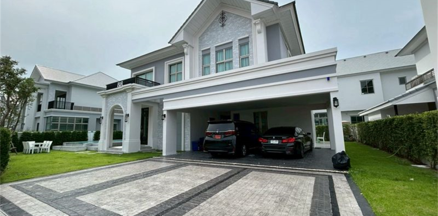 Haus in Bangkok, Thailand 4 Schlafzimmer № 189115