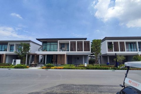 Casa de 5 dormitorios en Samut Prakan, Tailandia № 115288 - foto 2