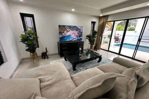 Chalet de 4 dormitorios en Sattahip, Tailandia № 115287 - foto 3