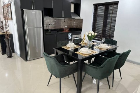 Chalet de 4 dormitorios en Sattahip, Tailandia № 115287 - foto 7