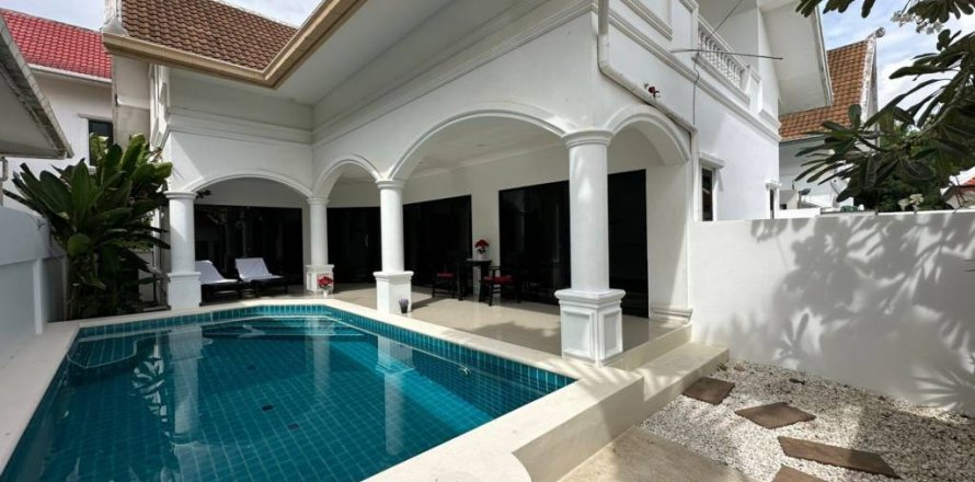 Chalet de 4 dormitorios en Sattahip, Tailandia № 115287