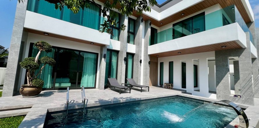 Villa in Bang Lamung, Thailand 5 bedrooms № 222659