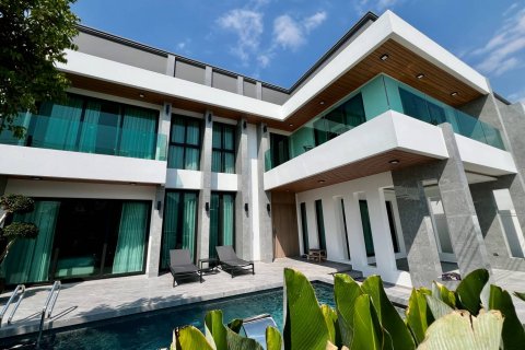 Villa in Bang Lamung, Thailand 5 bedrooms № 222659 - photo 28