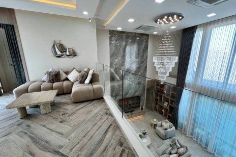 Villa in Bang Lamung, Thailand 5 bedrooms № 222659 - photo 24