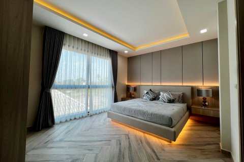 Villa in Bang Lamung, Thailand 5 bedrooms № 222659 - photo 17