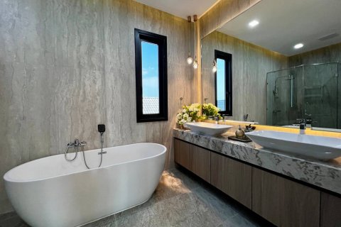Villa in Bang Lamung, Thailand 5 bedrooms № 222659 - photo 26