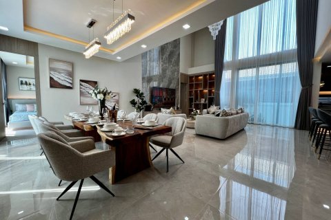 Villa in Bang Lamung, Thailand 5 bedrooms № 222659 - photo 3