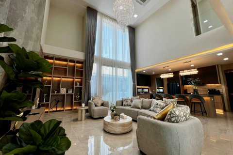 Villa in Bang Lamung, Thailand 5 bedrooms № 222659 - photo 4