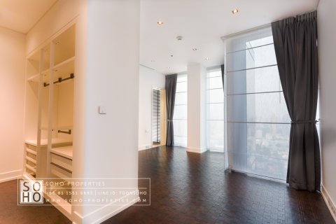 Condominio de 3 dormitorios en Sathon, Bangkok, Tailandia № 143571 - foto 18