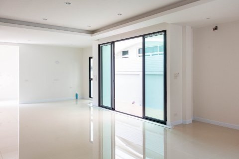Haus in Bangkok, Thailand 3 Schlafzimmer № 143568 - Foto 1