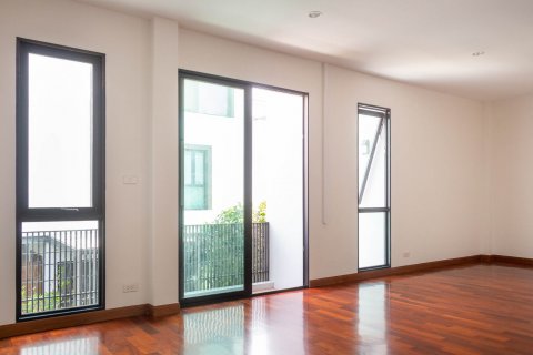 Haus in Bangkok, Thailand 3 Schlafzimmer № 143568 - Foto 16