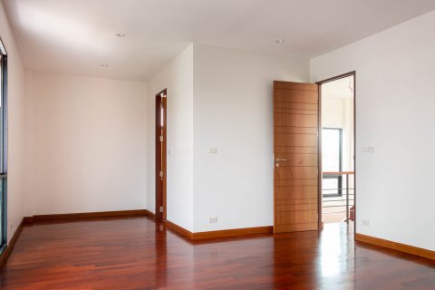 Haus in Bangkok, Thailand 3 Schlafzimmer № 143568 - Foto 15