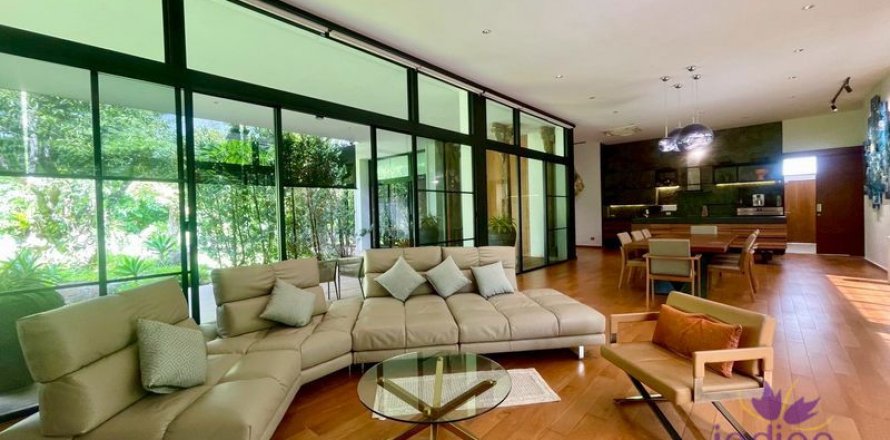 Maison à Chiang Mai, Thaïlande 4 chambres № 162671