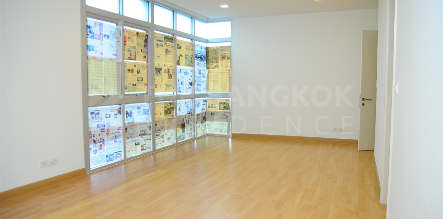 Condominio de 3 dormitorios en Bangkok, Tailandia № 184730