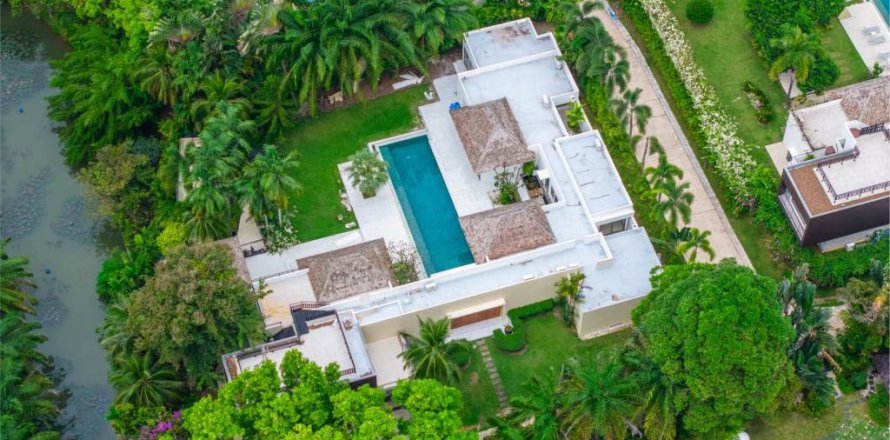 Chalet de 5 dormitorios en Phuket, Tailandia № 158905
