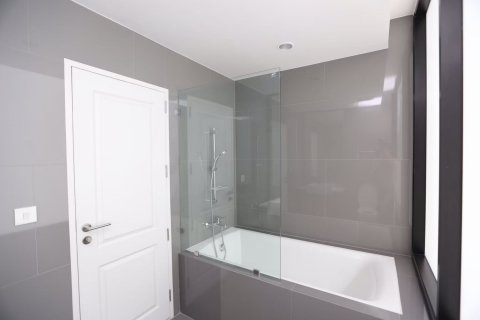 Condominio de 2 dormitorios en Bang Rak, Bangkok, Tailandia № 47758 - foto 14
