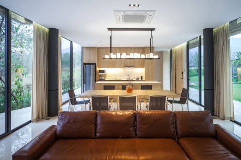 Casa de 6 dormitorios en Prachinburi, Tailandia № 180396 - foto 11