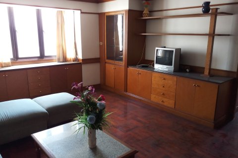Condominio de 2 dormitorios en Khlong Toei, Bangkok, Tailandia № 200674 - foto 4