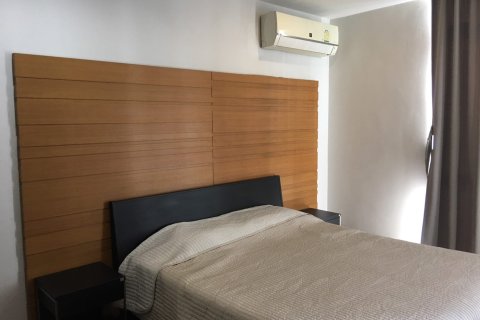 Condo in Watthana, Bangkok, Thailand, 3 bedrooms  № 200678 - photo 9
