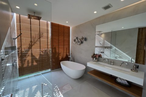 Chalet de 3 dormitorios en Phuket, Tailandia № 61844 - foto 15
