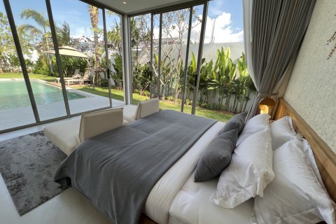 Chalet de 3 dormitorios en Phuket, Tailandia № 61844 - foto 14
