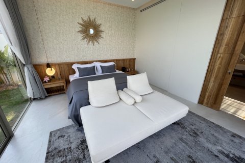Chalet de 3 dormitorios en Phuket, Tailandia № 61844 - foto 12