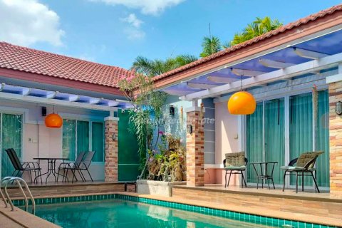 Casa de 3 dormitorios en Bang Lamung, Tailandia № 171467 - foto 2