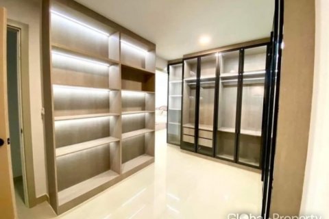 Condo à Pattaya, Thaïlande, 4 chambres № 113626 - photo 13