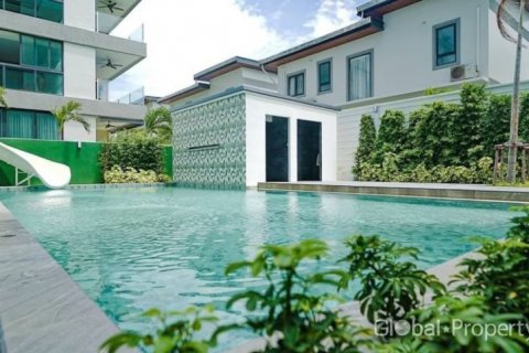 Condo à Pattaya, Thaïlande, 4 chambres № 113626 - photo 2