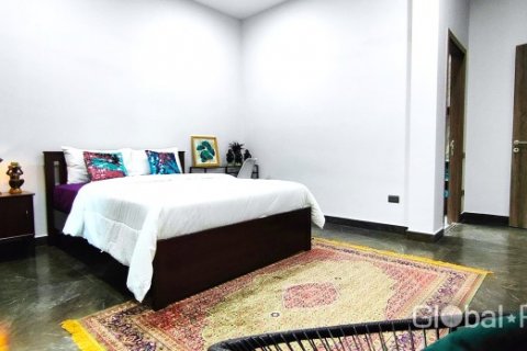 Casa de 3 dormitorios en Pattaya, Tailandia № 113622 - foto 15